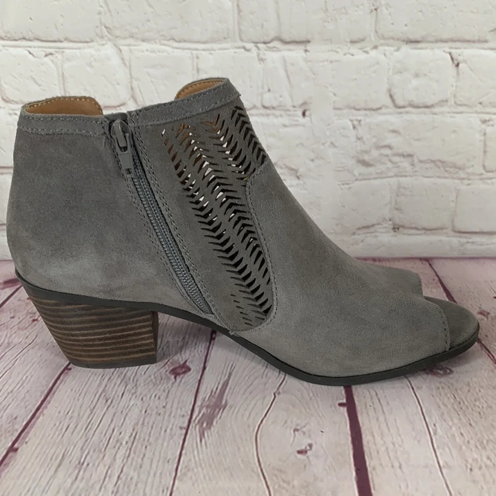 LUCKY Brand LK-Bahrie Titanium Oiled Suede Shootie Wide Width Size 9.5